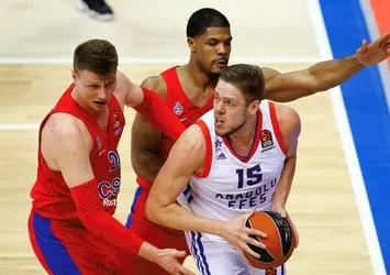 Anadolu Efes farklı kaybetti
