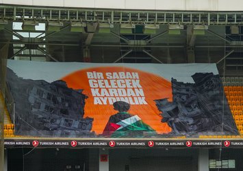 Başakşehir'de Gazze'ye destek koreografisi!