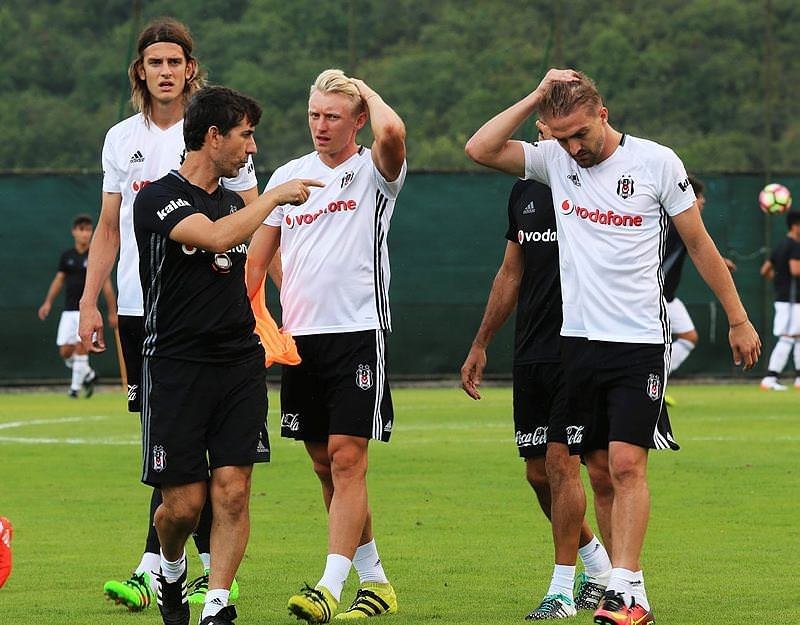 Beşiktaş’ta 5 futbolcu kadro dışı