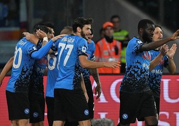 Napoli liderliği bırakmadı!