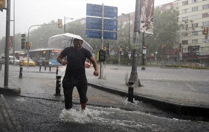 SAĞANAK VE FIRTINA BİR ARADA | 3 Eylül 2022 Cumartesi bugün hava nasıl olacak? - Son dakika İstanbul, Ankara, İzmir hava durumu