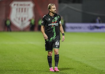 Caner'den takım arkadaşına tokat!
