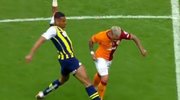 Fenerbahçe’de yıldız isim derbide kırmızı kart gördü!