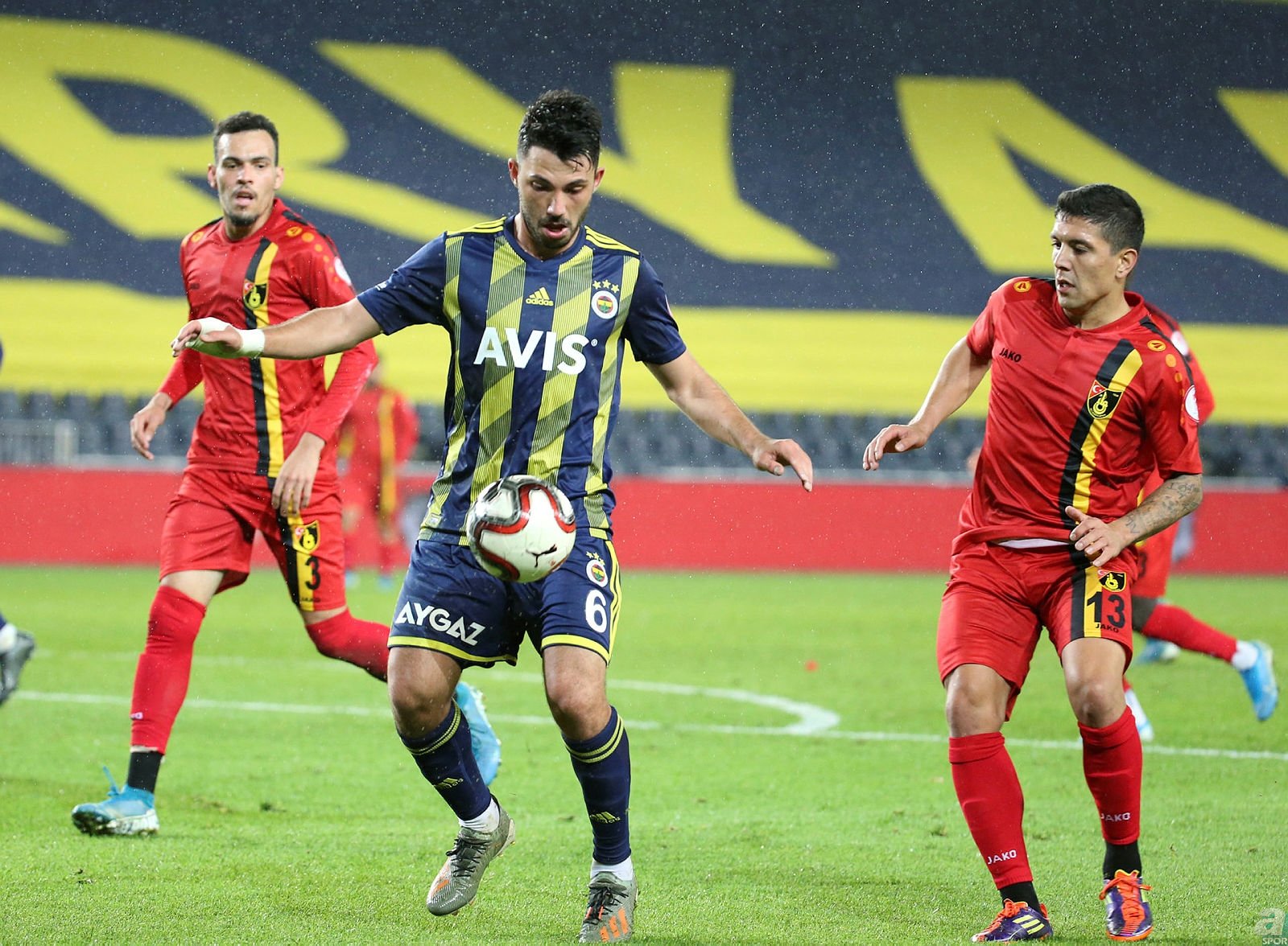 Fenerbahçe’de 2 sürpriz ayrılık yolda! Satış listesine kondular