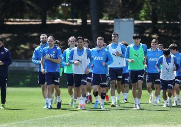 F.Bahçe'de Rize mesaisi! Pelkas ve Szalai...