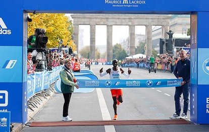 Berlin’de Eliud Kipchoge 1. oldu!