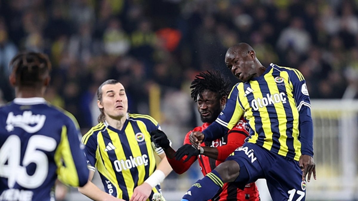 Fenerbahçe bu pozisyonda penaltı bekledi! İşte o anlar