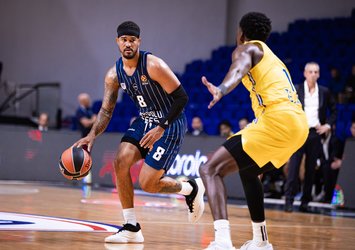 A. Efes İsrail ekibini devirdi!