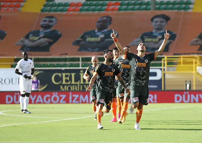 Alanyaspor milli araya lider girdi! - 1
