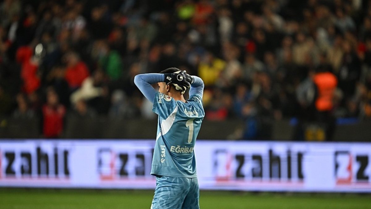 Fenerbahçe'den İrfan Can Eğribayat açıklaması! Gaziantep FK maçı sonrası... Fenerbahçe'den İrfan Can Eğribayat açıklaması! Gaziantep FK maçı sonrası...