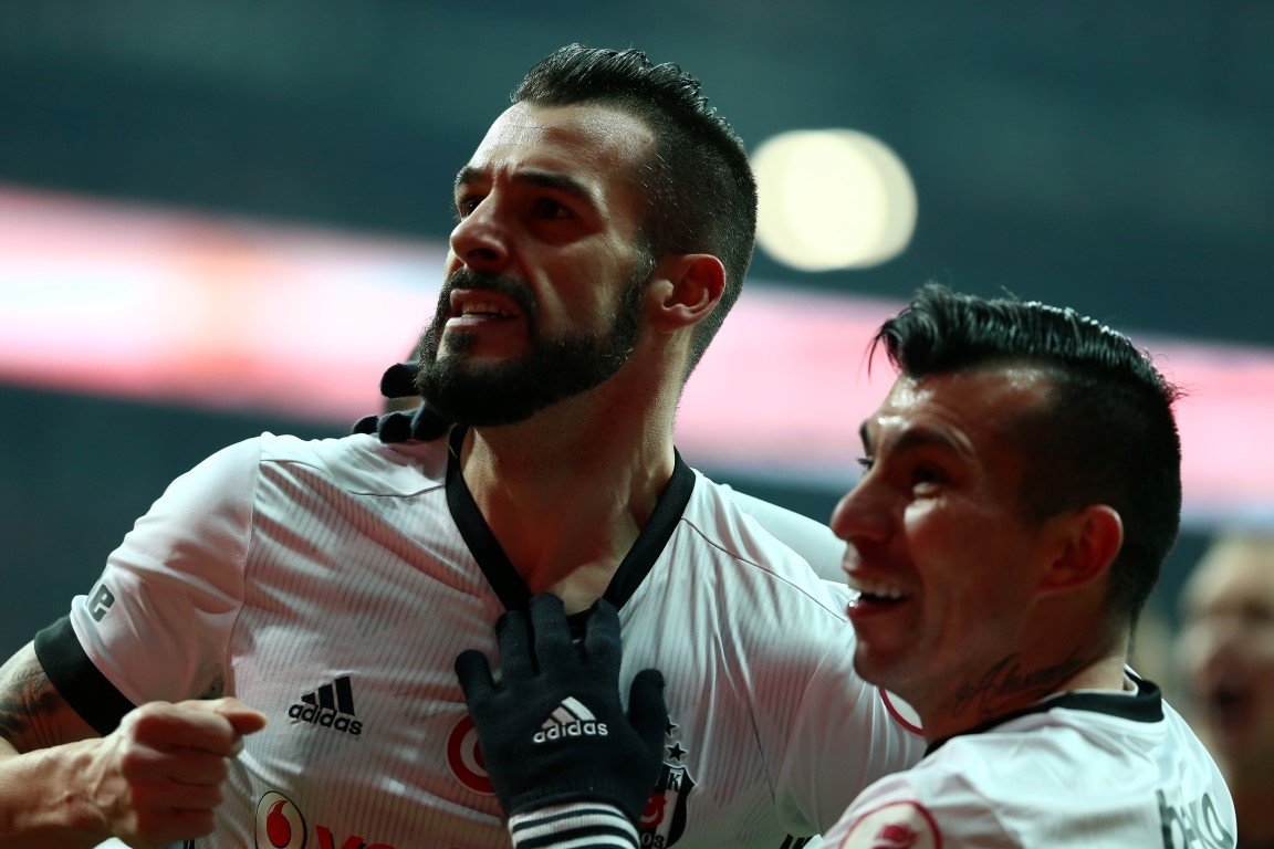 Şenol Güneş’in yeni gözdesi Gary Medel