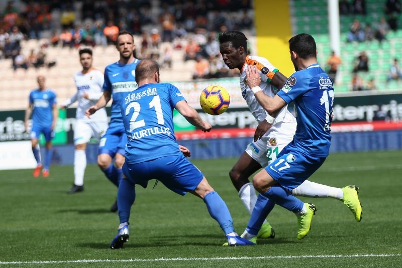 Alanyaspor - Erzurumspor maçından kareler