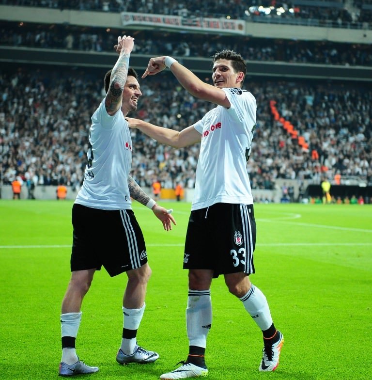Mario Gomez’e dev talip!
