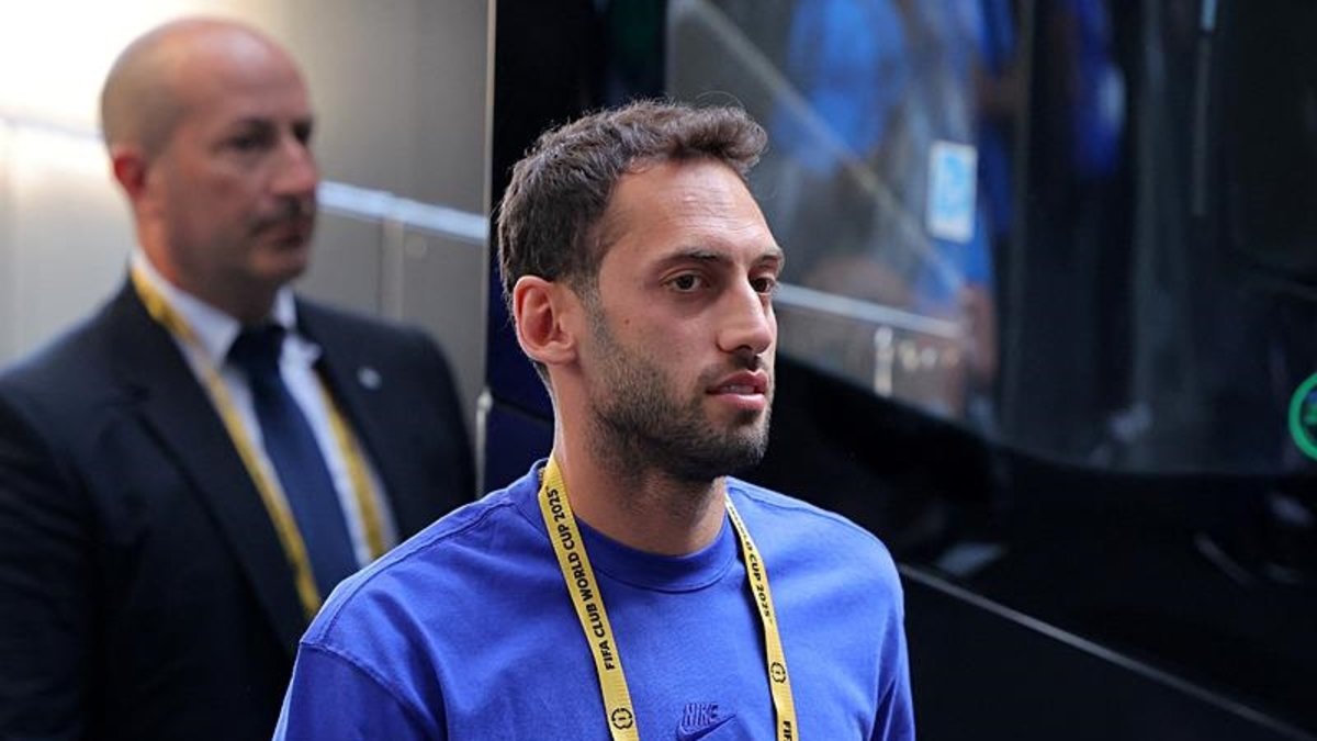 TRANSFER HABERLERİ | Hakan Çalhanoğlu İtalyanlara resti çekti! Galatasaray... TRANSFER HABERLERİ | Hakan Çalhanoğlu İtalyanlara resti çekti! Galatasaray...