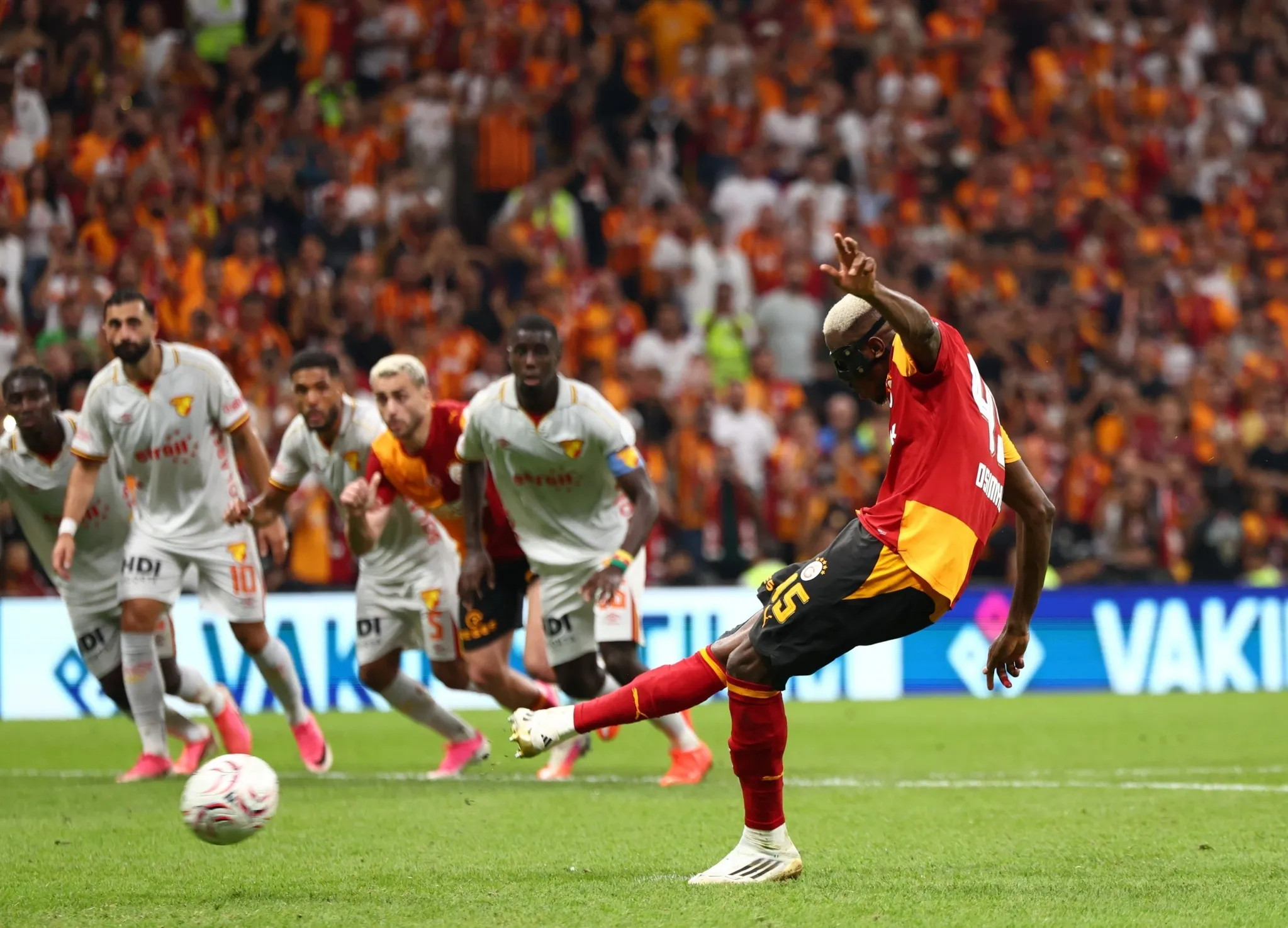 Galatasaray'ın Penaltısı Haklı mıydı? Ahmet Çakar Değerlendirdi