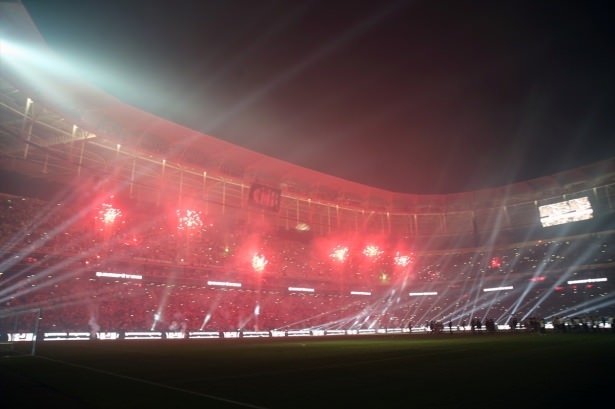 Maç sonunda Arena’da büyük çoşku!