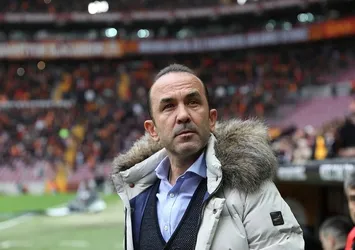 Mehmet Özdilek kasetleri izliyor