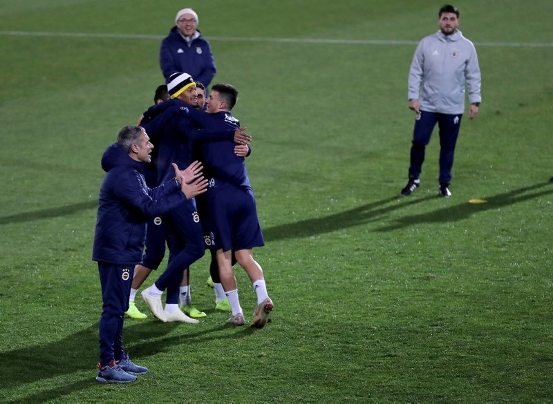Fenerbahçe ’yeniden doğuş’ peşinde!