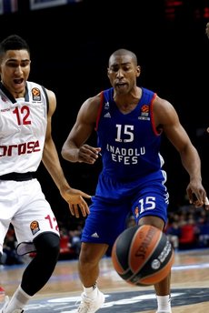 Anadolu Efes'ten kritik kayıp!