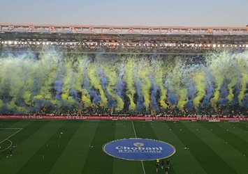 Kadıköy'de F.Bahçe'ye coşkulu karşılama!