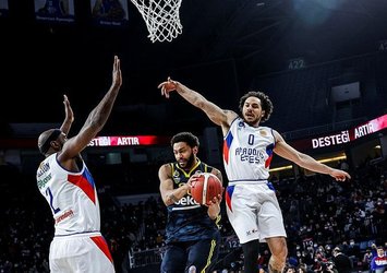 Anadolu Efes F.Bahçe'ye fark attı!