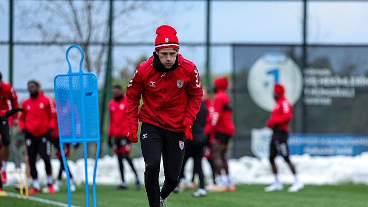 Galatasaray'a Süper Lig'den 10 numara! Transferde sürpriz gelişme Galatasaray'a Süper Lig'den 10 numara! Transferde sürpriz gelişme