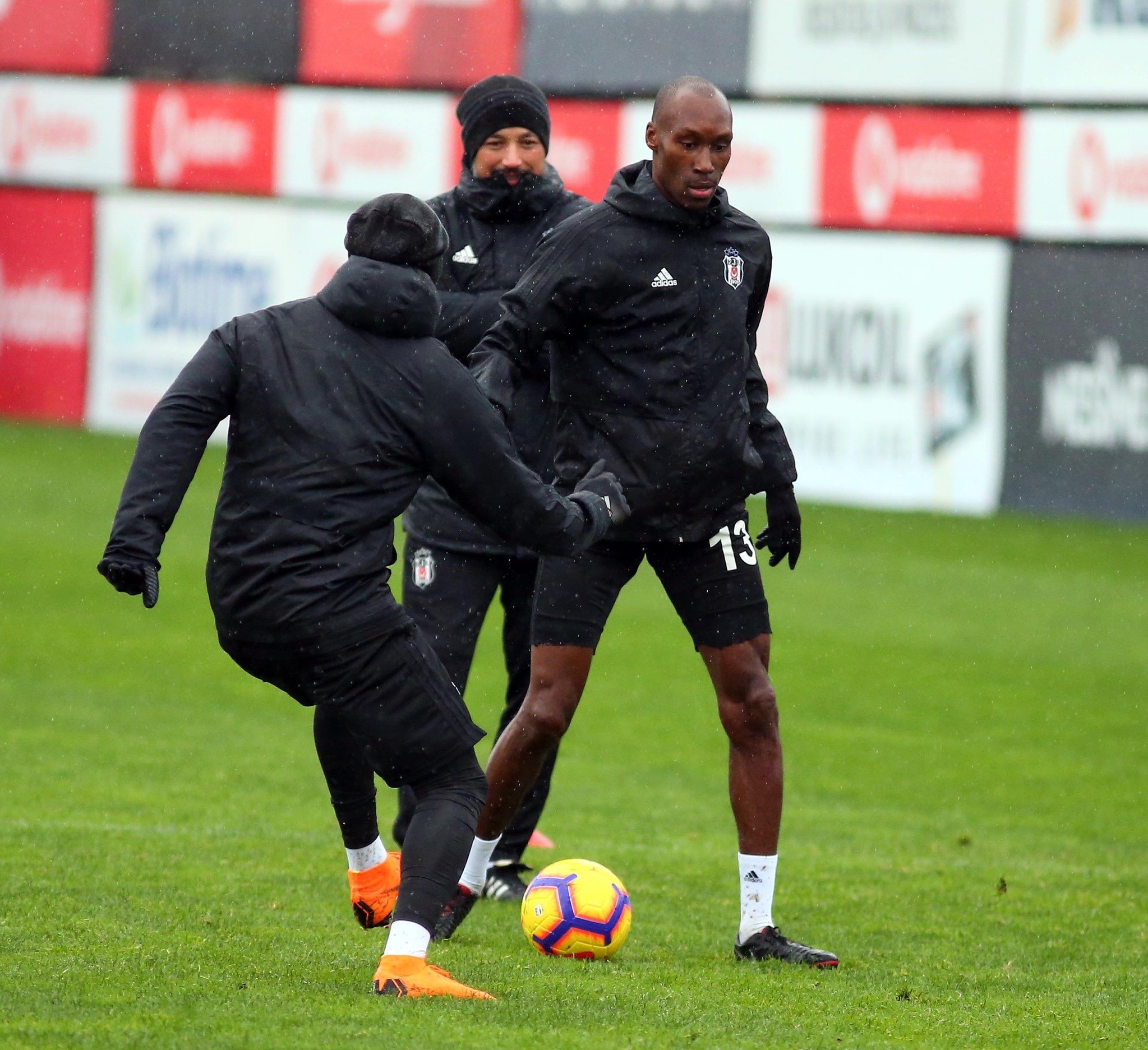 Beşiktaş’ın iki yıldızı derbide yok!
