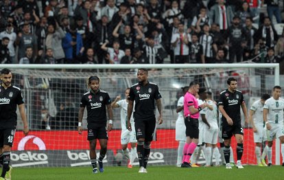 Beşiktaş Giresunspor maçında taraftarlar tepki gösterdi! İlk devrenin ardından...