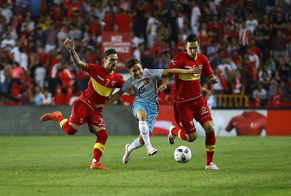 Borussia Dortmund’a transfer olan Emre Mor tarihe geçti!