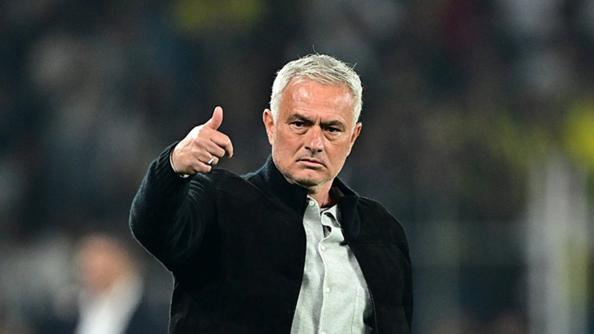 TRANSFER HABERİ: Mourinho Fenerbahçe'ye veda ediyor! Yeni adresi açıklandı TRANSFER HABERİ: Mourinho Fenerbahçe'ye veda ediyor! Yeni adresi açıklandı