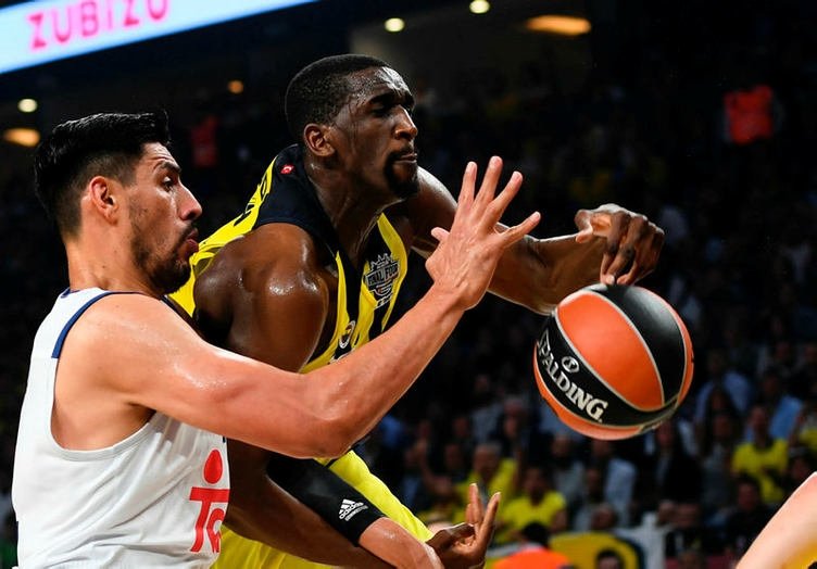 Ekpe Udoh sosyal medyayı salladı