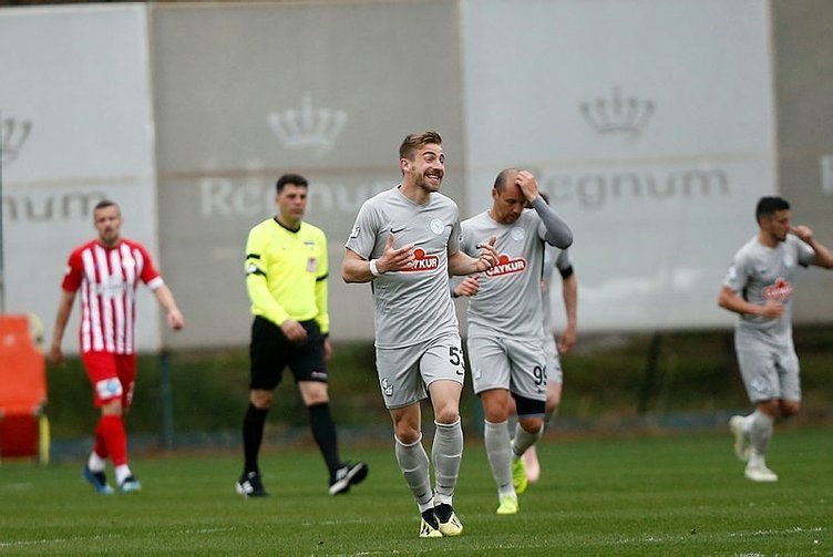 Fenerbahçe menajerlere para saçtı!