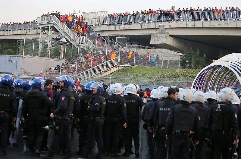 Maçın ertelenme nedeni o ihbar!