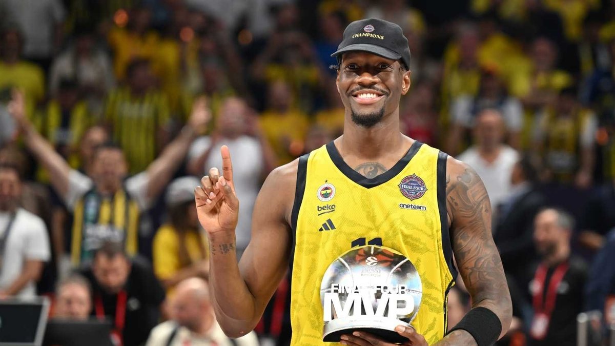 Nigel Hayes-Davis resmen Panathinaikos'ta