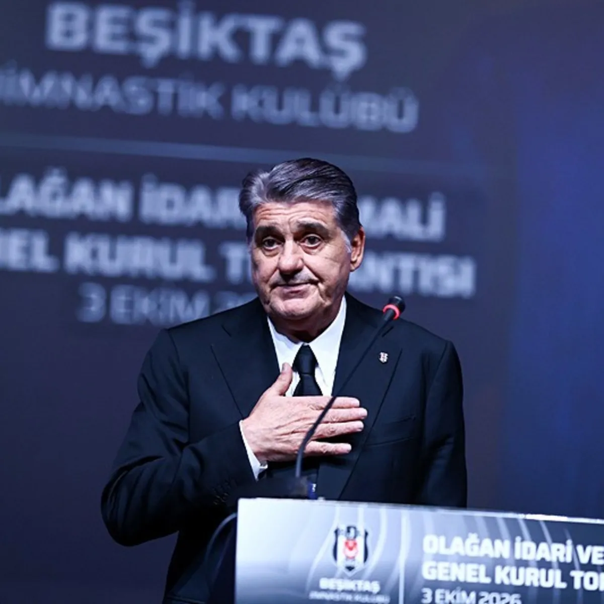 Beşiktaş'ta Serdal Adalı ve yönetimi ibra edildi!