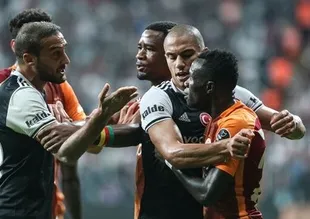 Beşiktaşlı taraftarlar kapıyı kırdı, statta saklandı