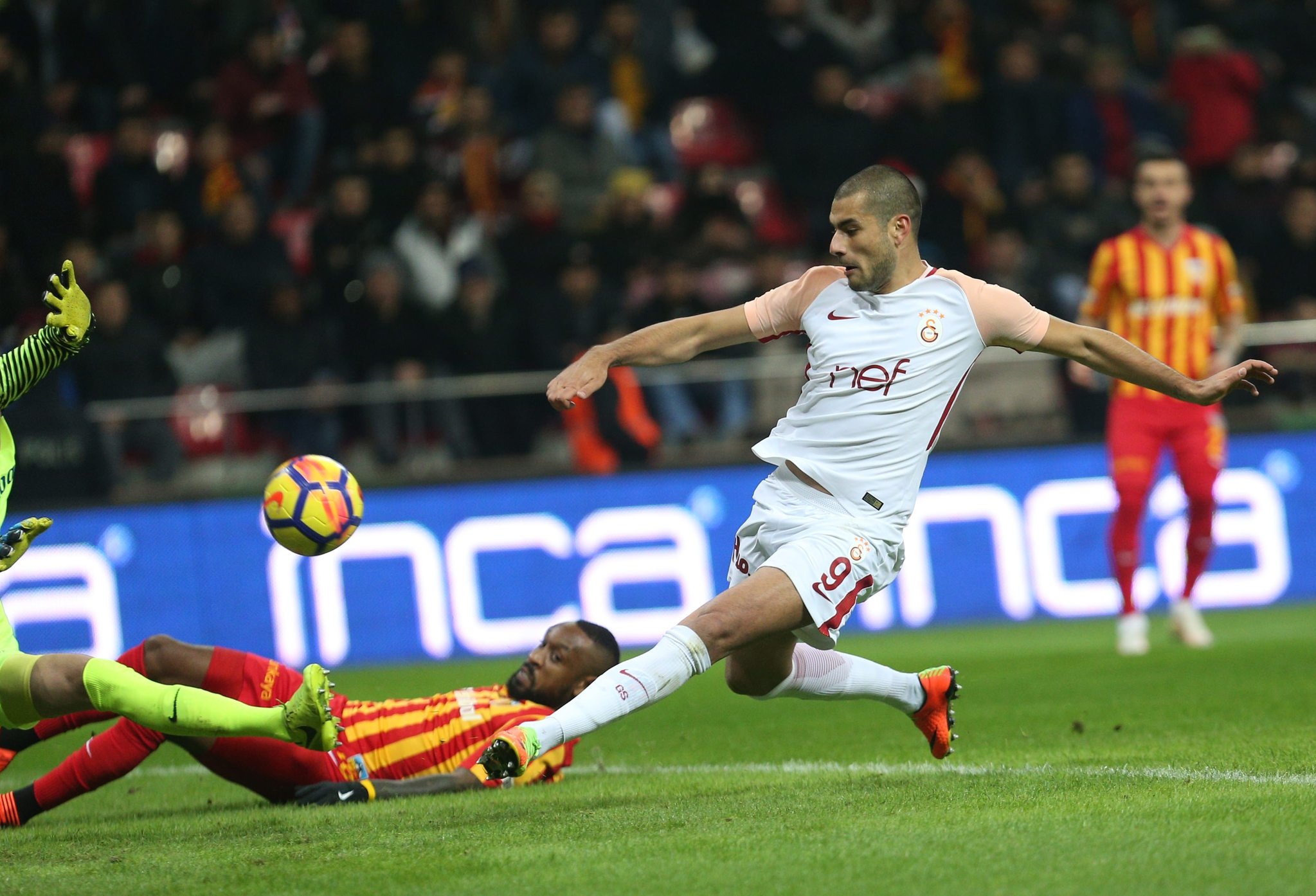 Kebapçı Selahattin maskesine müdahale!