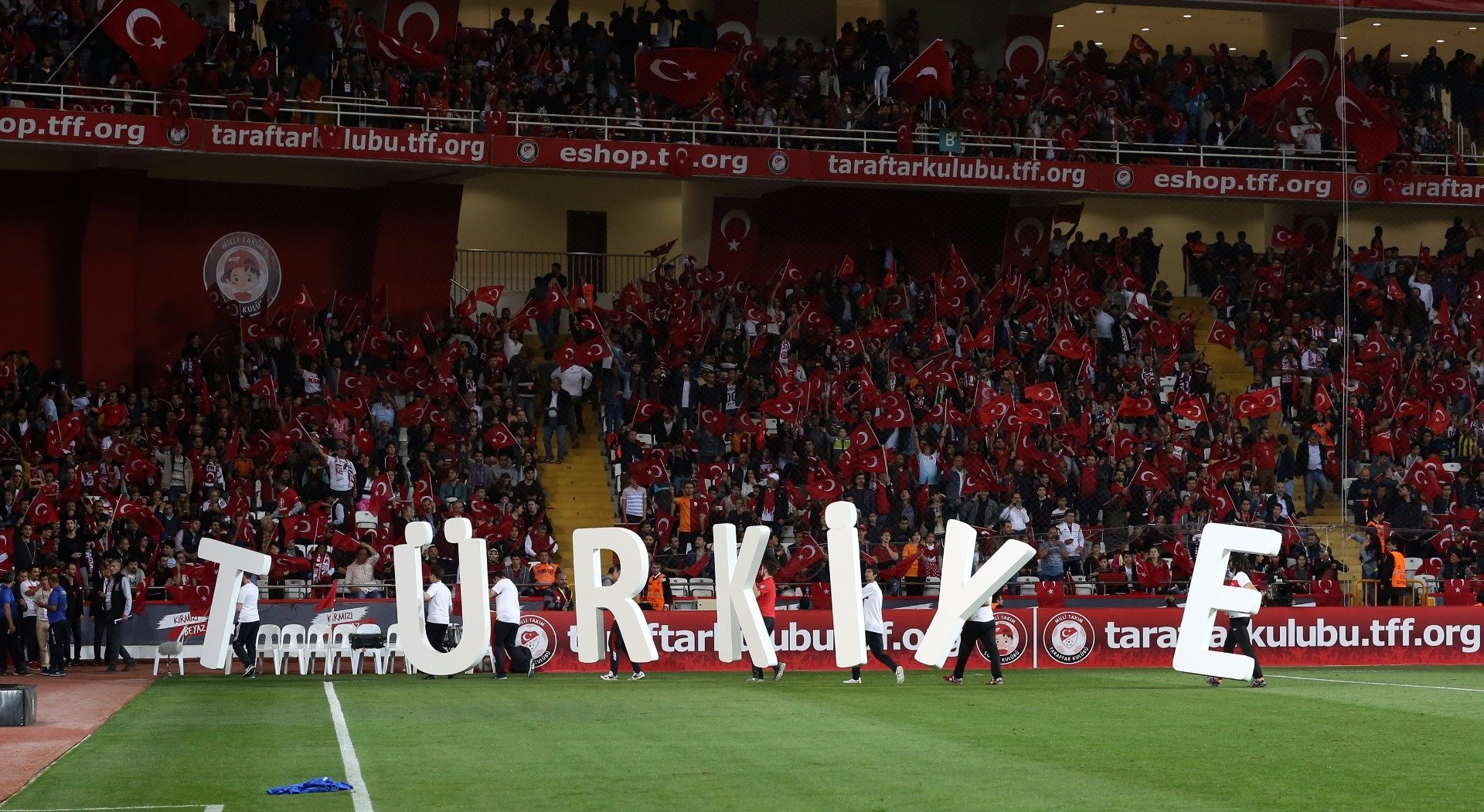 Şehirler milli maç için kapışıyor
