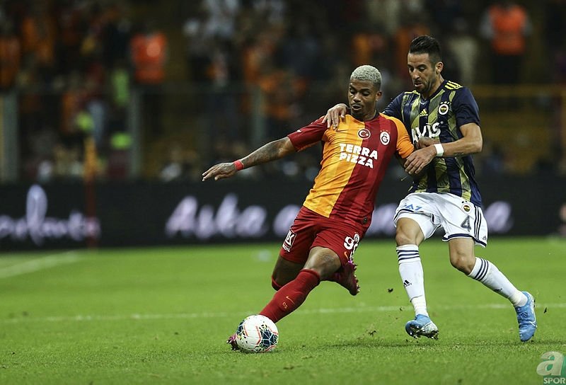 İşte Fenerbahçe - Galatasaray derbisine damga vuran koreografiler