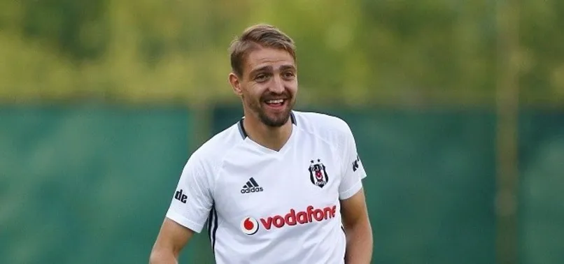 Caner Erkin bir maçta İsmail Köybaşı'yı geçti