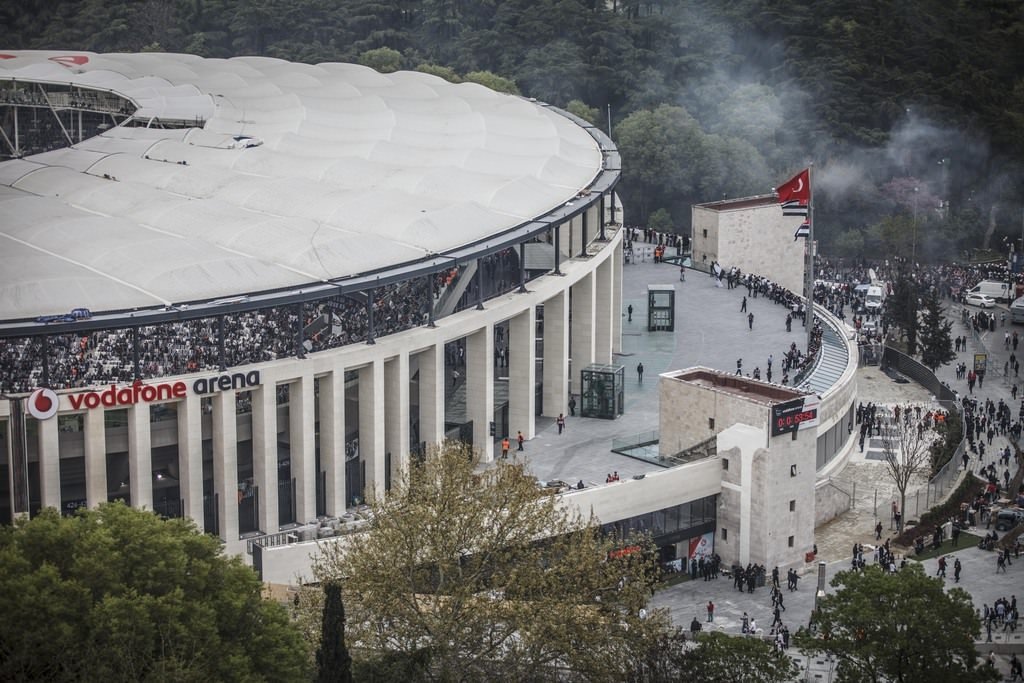 Vodafone Arena’daki ilk maçta tanıdık isimler