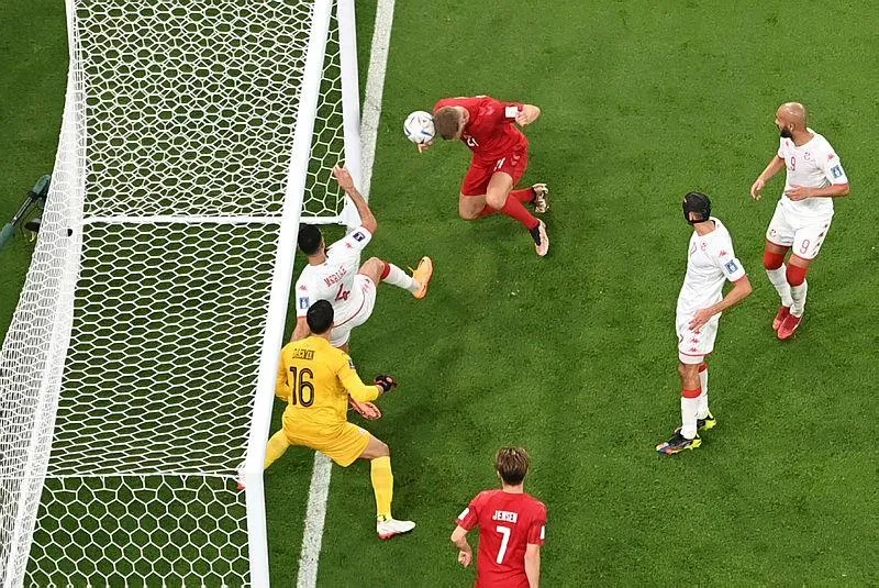Danimarka Tunus maçında Andreas Cornelius saç baş yoldurdu! İmkansızı başardı - 1