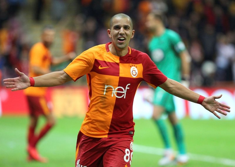 Sofiane Feghouli sosyal medyada G.Saray’ı sildi