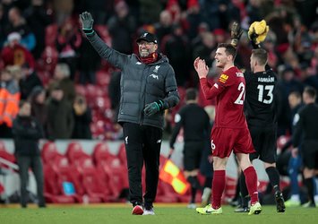 Liverpool açık ara liderliğini sürdürdü