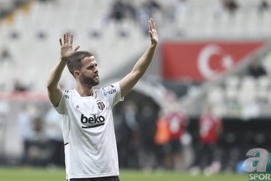 Beşiktaş’tan ayrılan Miralem Pjanic’ten transfer açıklaması! Türkiye’de kalacak mı?
