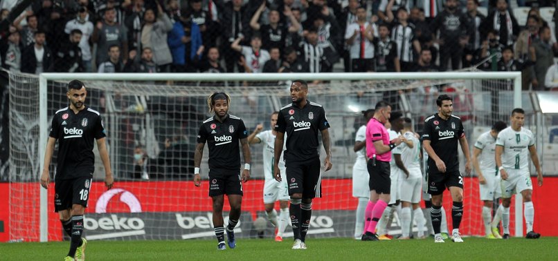 Beşiktaş Giresunspor maçında taraftarlar tepki gösterdi! İlk devrenin ardından...