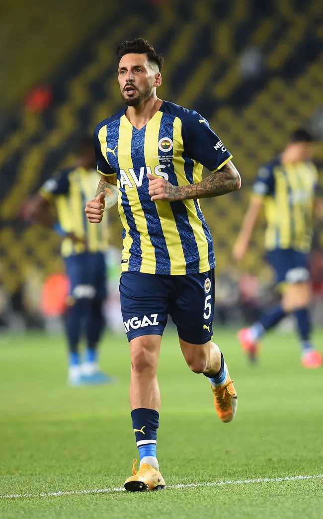 Son dakika spor haberi: Fenerbahçe sol bek transfer etmesi durumunda Sosa ve Zajc'tan birini gönderecek! - 1
