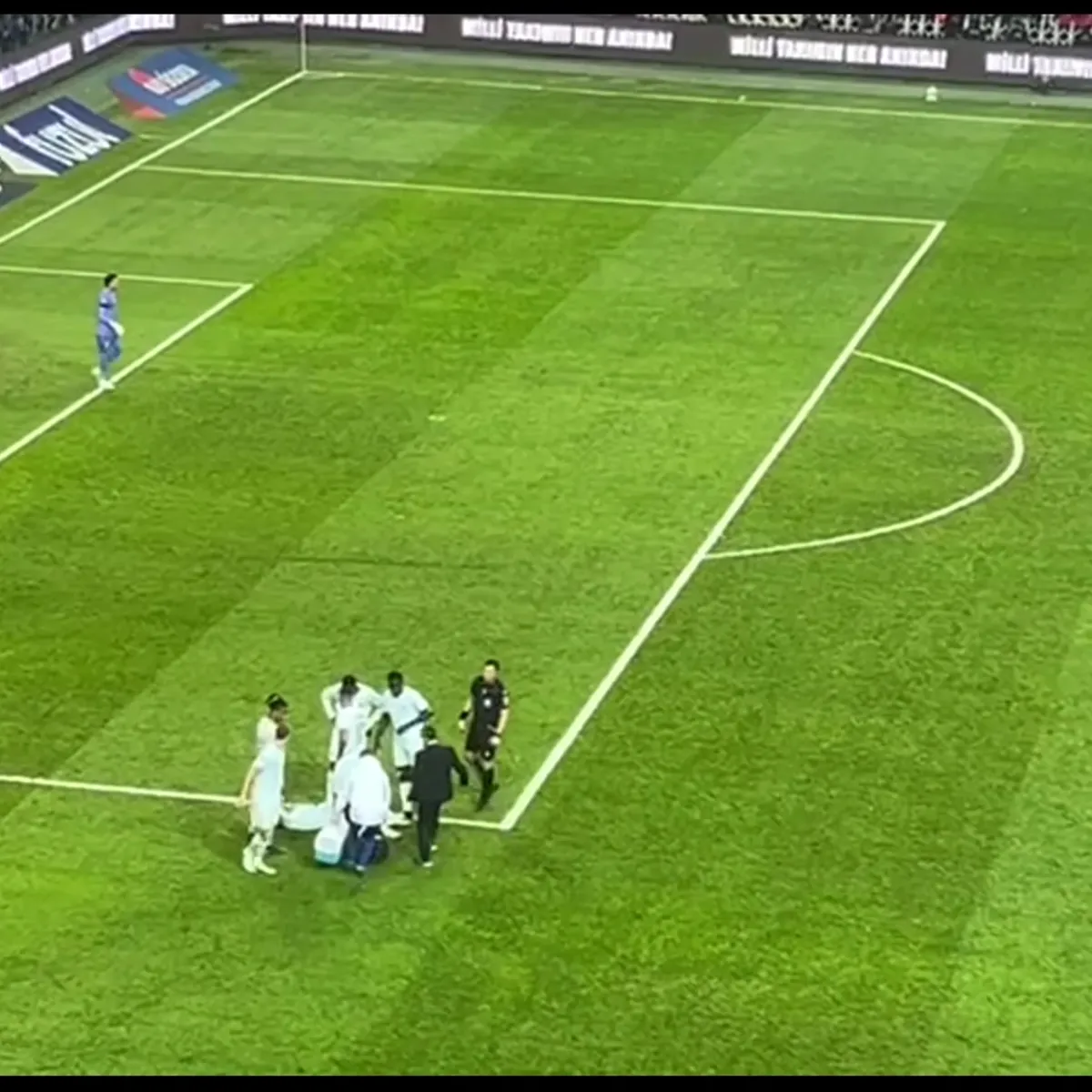 Mbappe attığı golden sonra sakatlandı