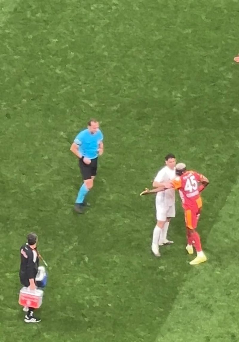 galatasarayda-victor-osimhen-son-macta-yok-1778352597274.jpeg