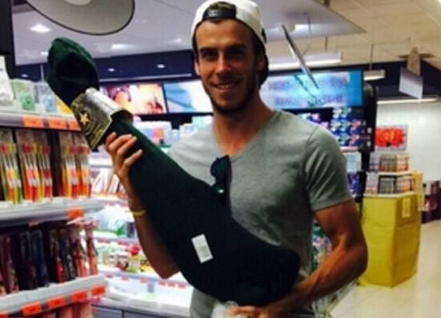 Ünlü futboluların tatil keyfi